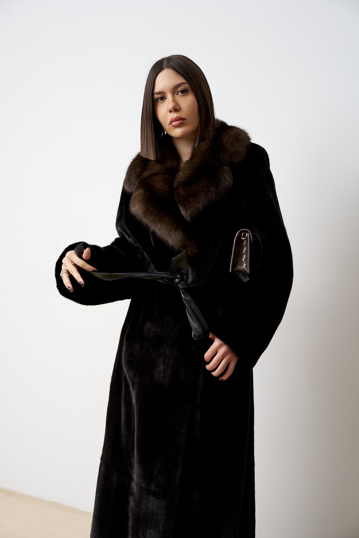 Blackglama Manteau en Fourrure de Vison Naturel avec Col en Sable, Noir, Mareus