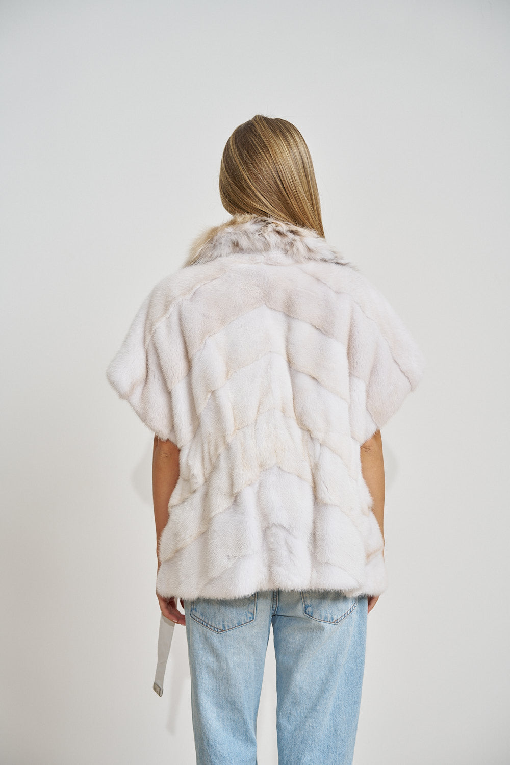 Vestă din Blană Naturală de Vizon, cu Guler din Blană de Lynx, Pearl 700