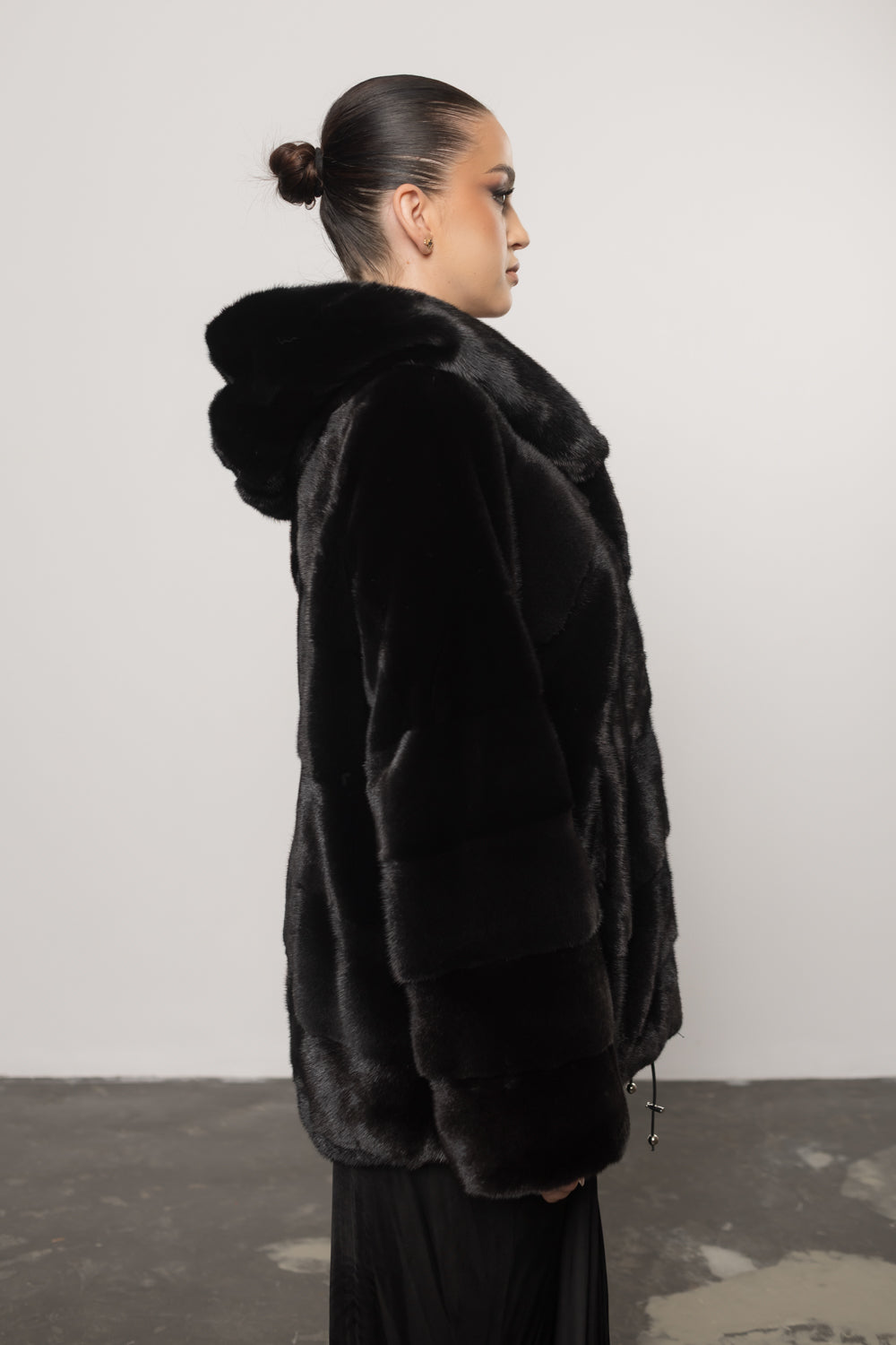 Haină din Blană Naturală de Vizon, cu Glugă, Femei, Diamond Black 416
