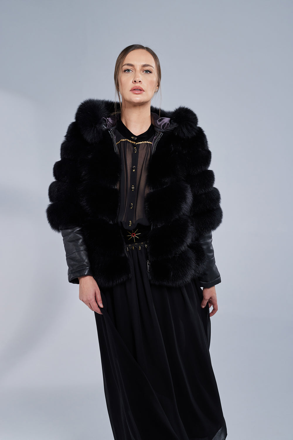 Manteau en fourrure naturelle de renard, avec capuche et manches en cuir, Obsidian 251