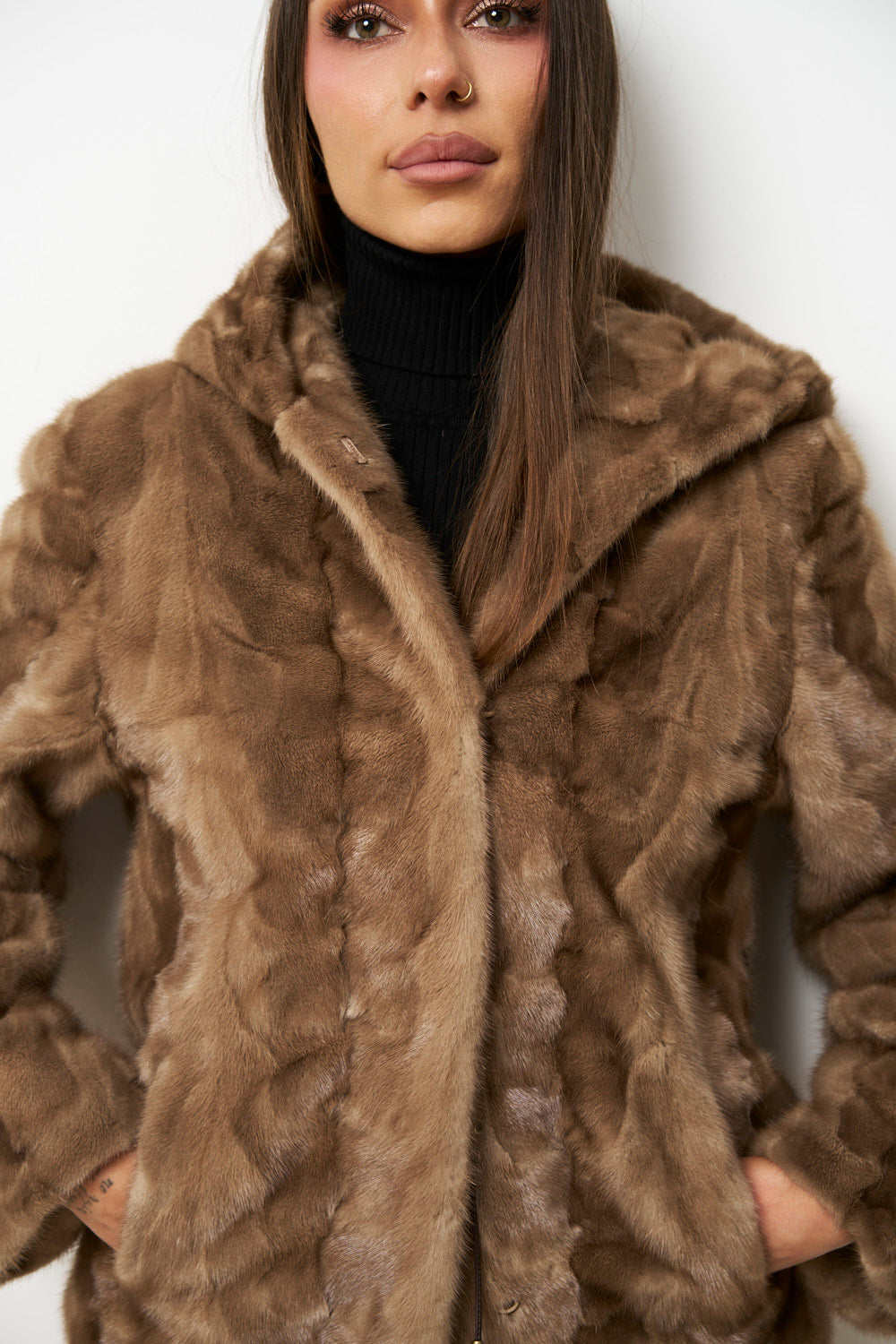 Cappotto in Pelliccia di Visone Naturale con Cappuccio da Donna, Marrone Pastello, Cambrata, Mareus