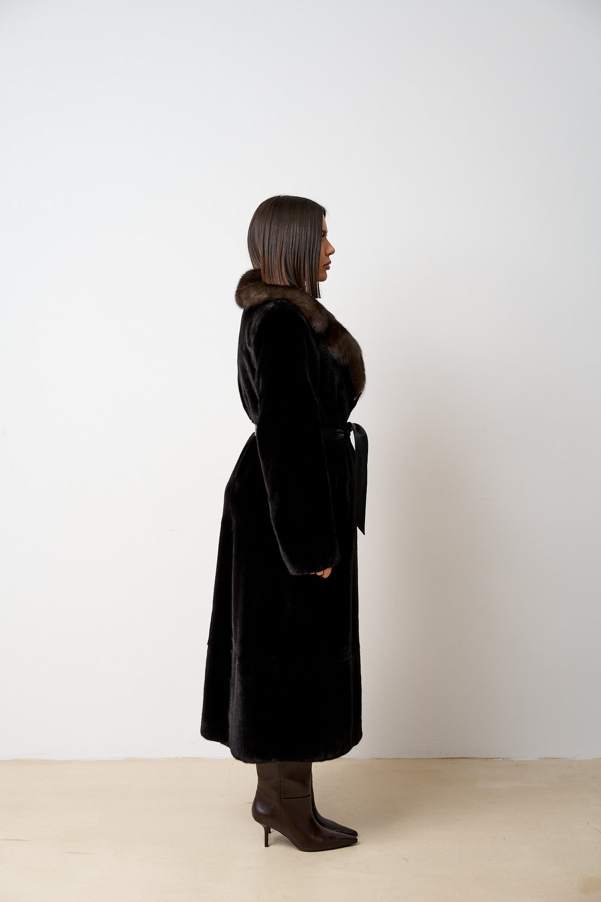 Blackglama Manteau en Fourrure de Vison Naturel avec Col en Sable, Noir, Mareus