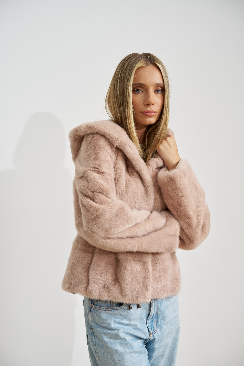 Haină Scurtă din Blană Naturală de Vizon, cu Glugă, Blush 698
